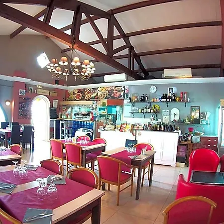 Atoll Restaurant ホテル