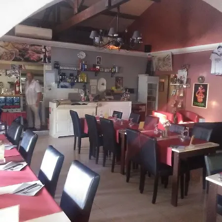 Atoll Restaurant ホテル