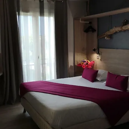 ホテル Atoll Restaurant Fréjus